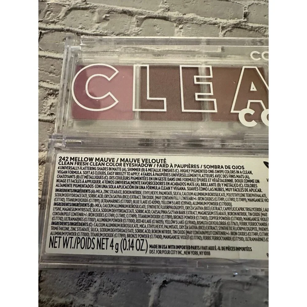 Covergirl Clean - #242 Mellow Mauve Eye Shadow‎ Pallet - 2 included